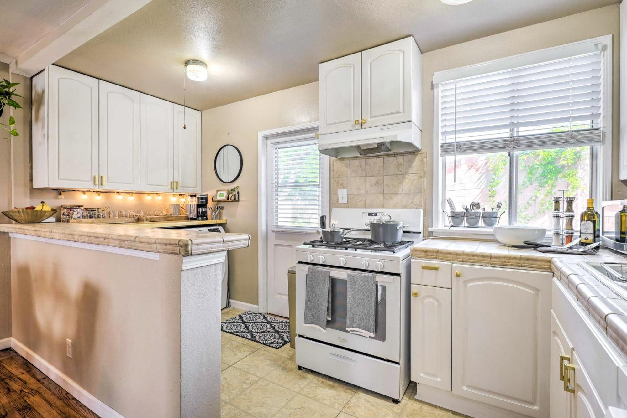 Stylish And Modern Burbank Gem With Private Yard!别墅 外观 照片
